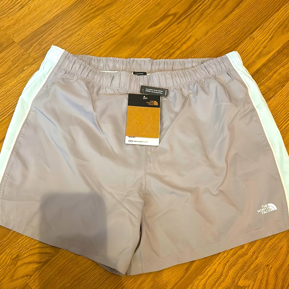 THE NORTH FACE Elevation Short NWT